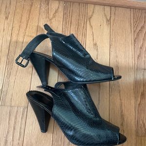 JRenee Textile Upper leather. Excellent condition
